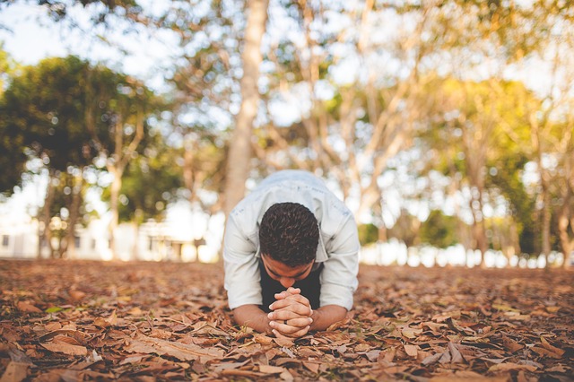 Cómo ver a Dios detrás de una enfermedad y cómo orar para que restaure la salud